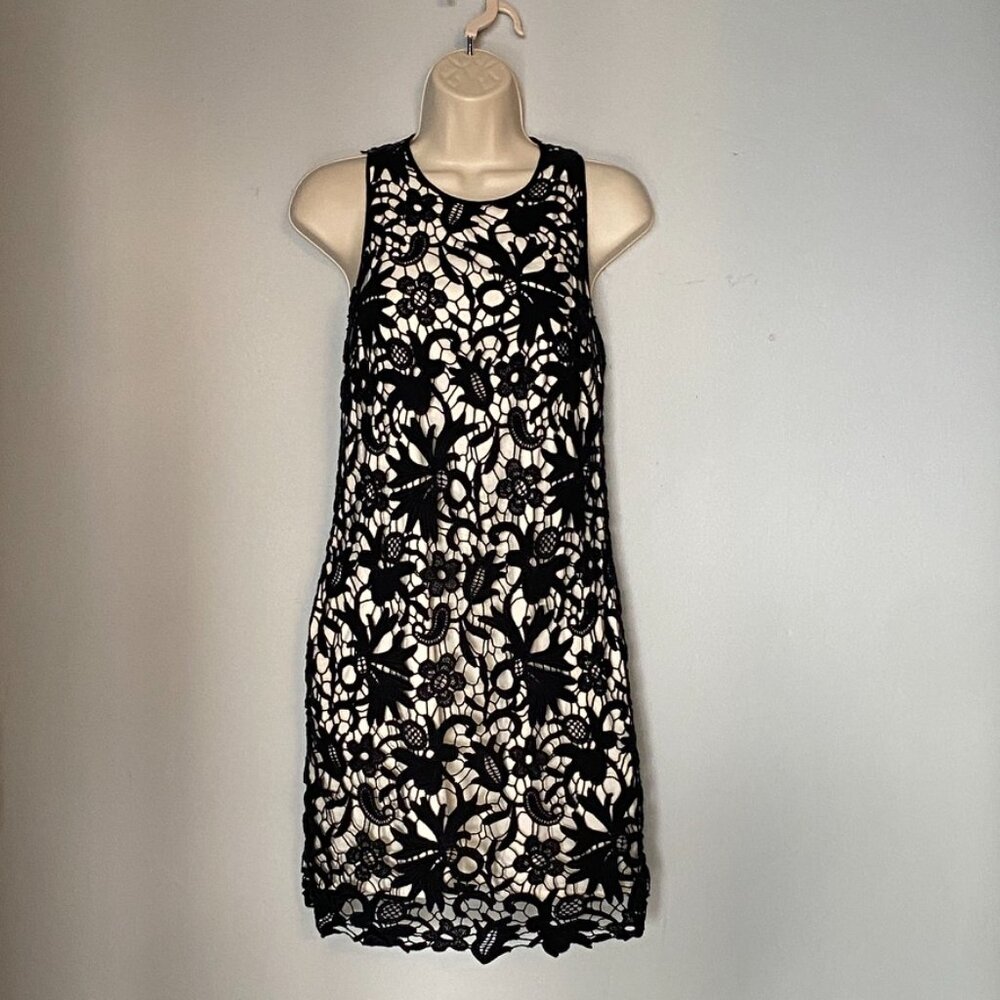 Banana Republic Women's Sheath Dress Size 2 Black Crochet Scalloped Lace Hem